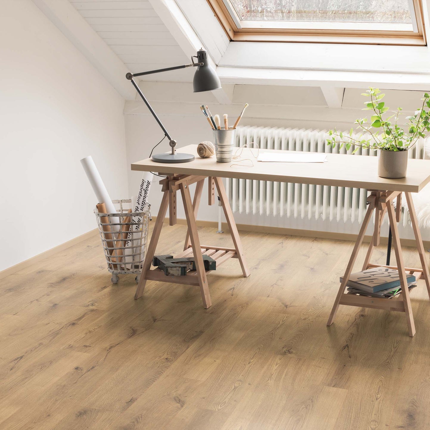Natural Annecy oak - Wood Essence Aqua Water Resistant 10mm Laminate Sample