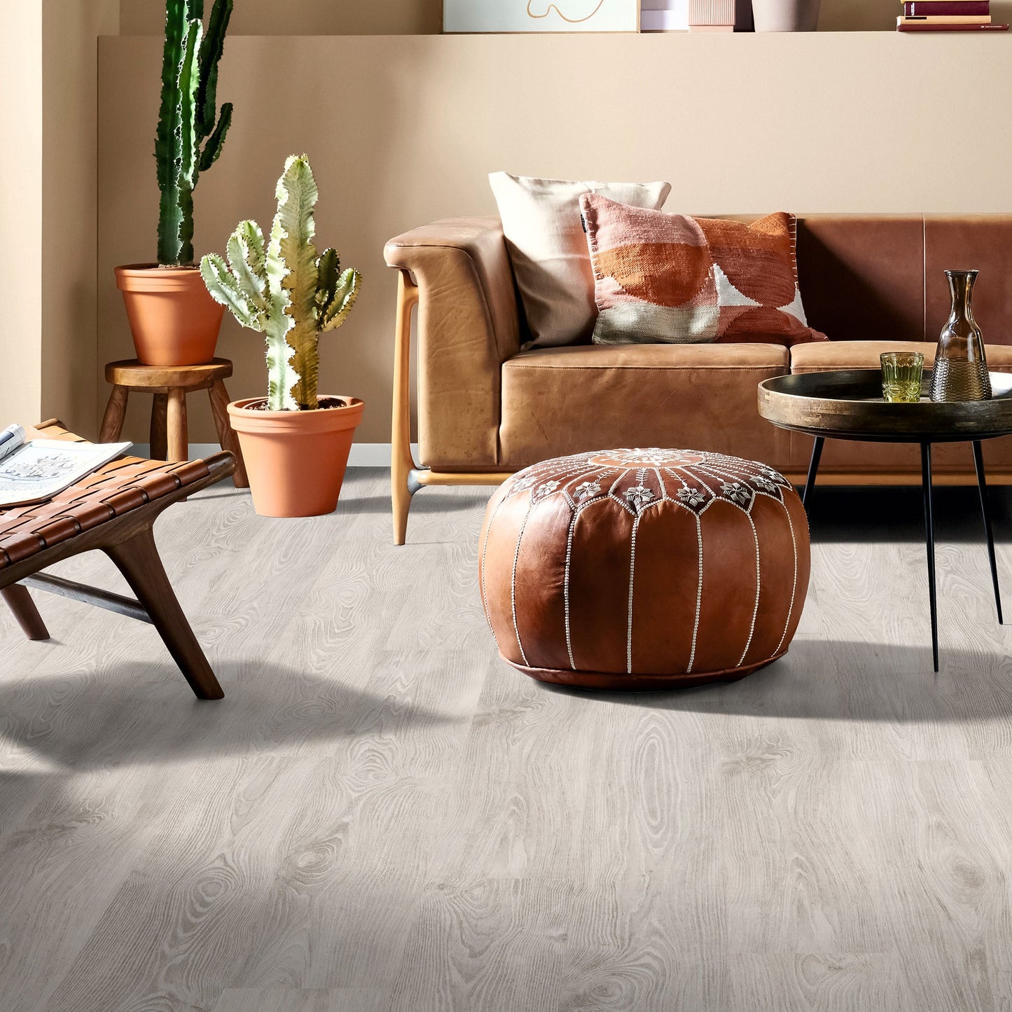 Soft Siena Chestnut - Wood Essence Water Resistant 8mm Laminate Sample