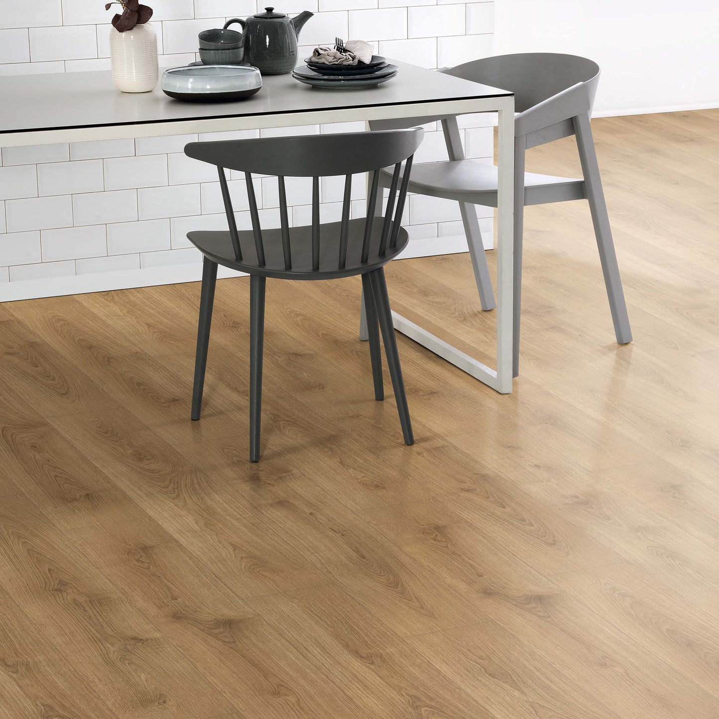 Rawland Oak - Wood Essence Water Resistant 8mm Laminate Sample